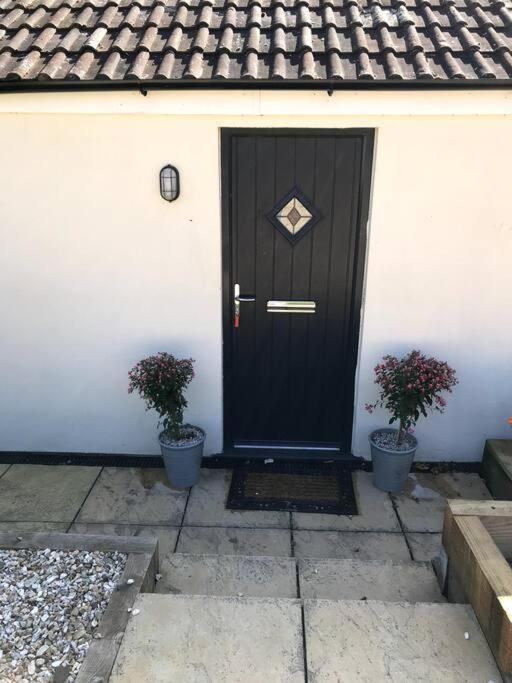 Lovely Two Bedroom Bungalow With Hot Tub Yeovil Esterno foto